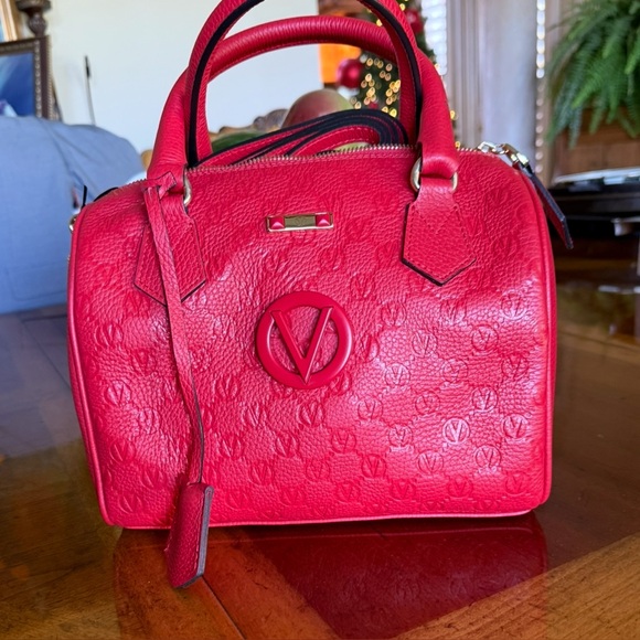 Elegant Brand New Valentino, vibrate Red  Designer Handbag - Picture 1 of 8